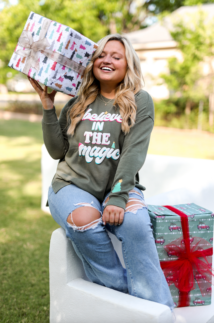 Believe In The Magic (Olive) - Acid Wash Sweatshirt / Crew