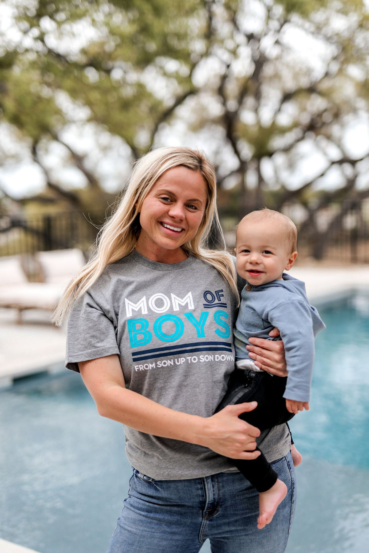Mom Of Boys (Graphite Heather) - Short Sleeve / Crew